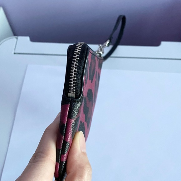 Coach pink cow print wristlet - Picture 5 of 10